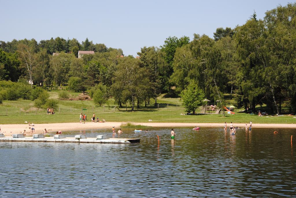 Cottages Du Lac De Miel Beynat Экстерьер фото